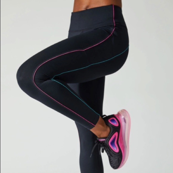 MPG Pants - MPG Vivid 7/8 leggings high waisted pockets